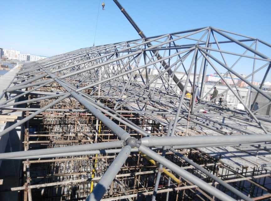 扬中商贸城屋顶网架工程